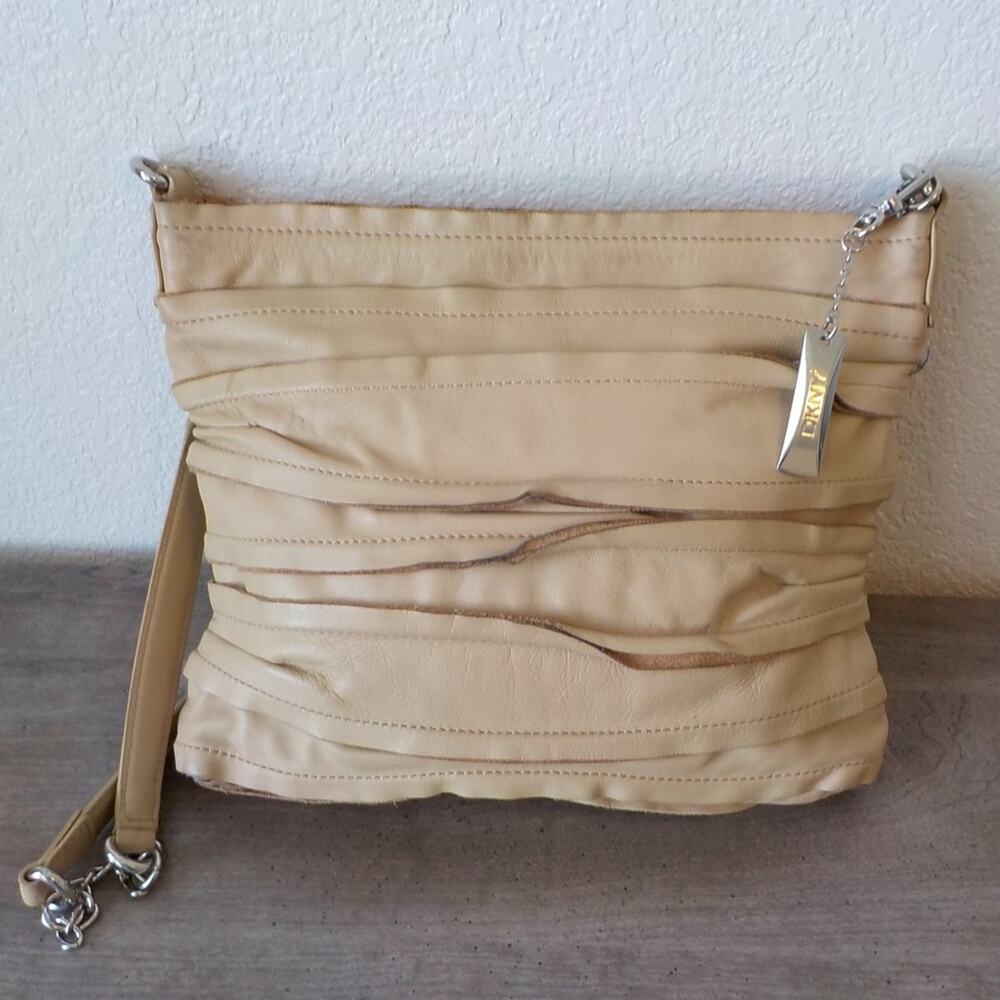 DKNY Shoulder Bag Purse Layers Neutral Beige Leather Chain Strap Zip Up Pocket